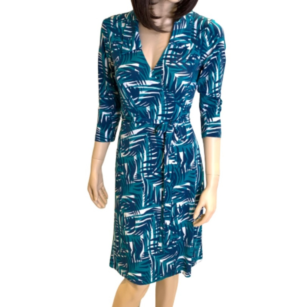 Notice Knee Length Wrap Dress Size Small